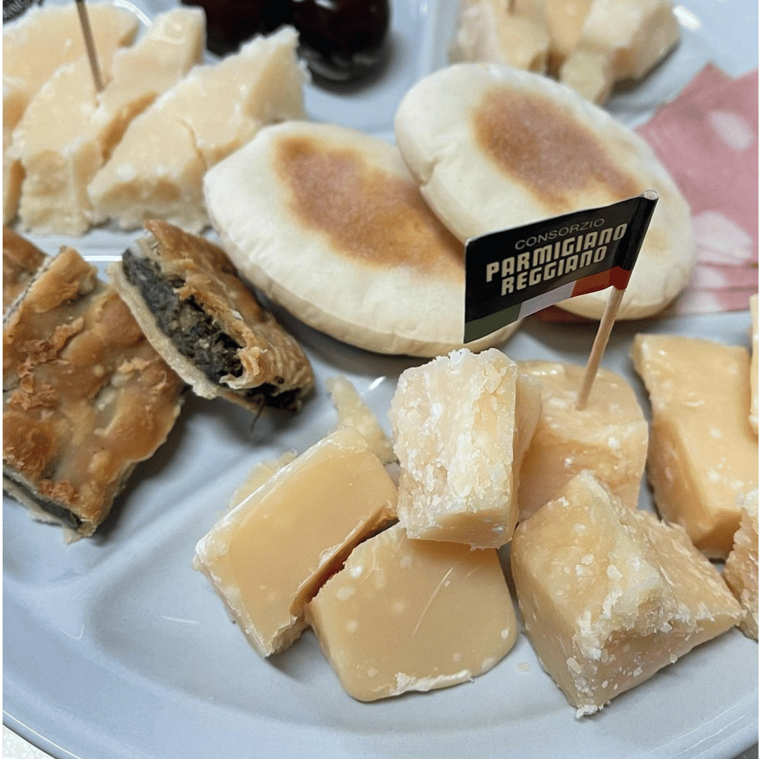 Fabbrica di Parmigiano Reggiano vicino a Modena: Degustazione e Tour
