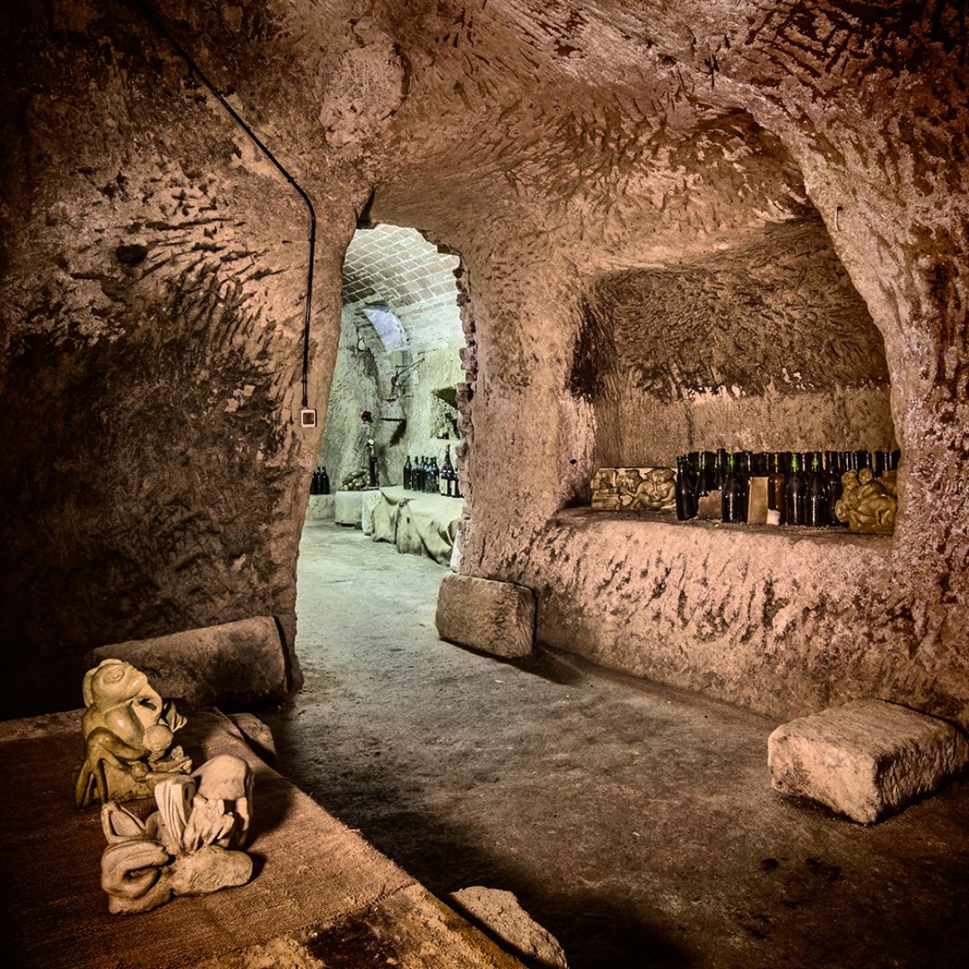 Underground Cave Visit with Food & Wine Tasting near Asti