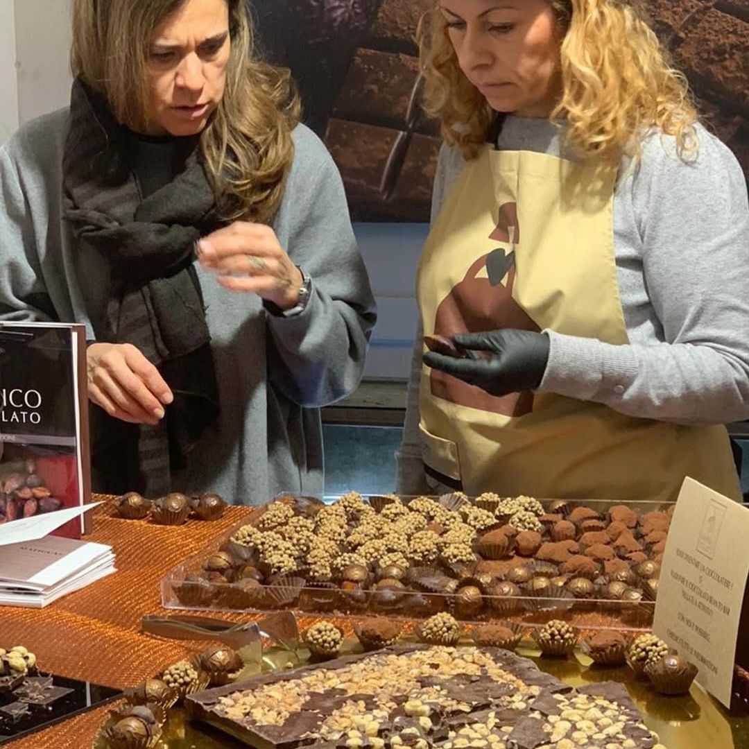 Chocolate Factory Guided Tour with Tasting near Lucca