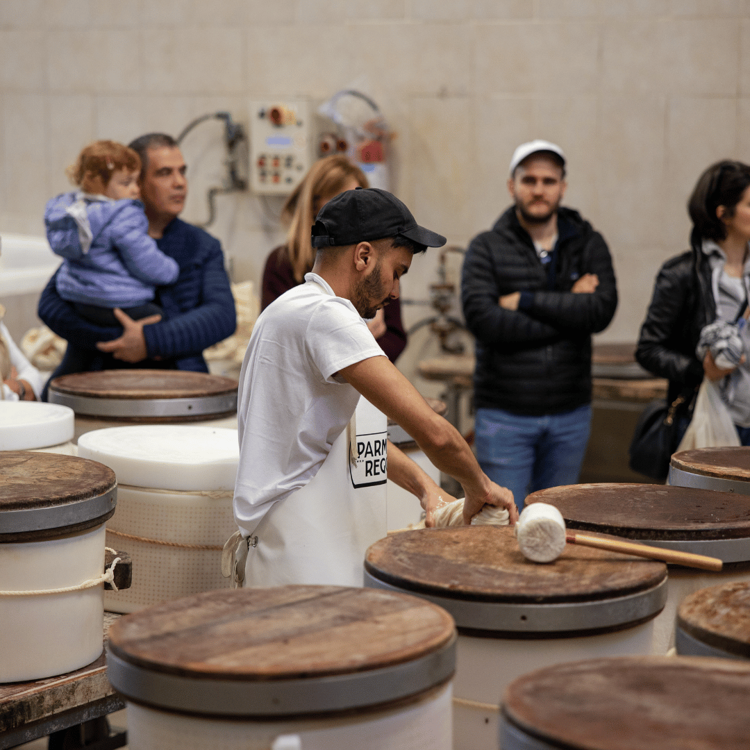 Fabbrica di Parmigiano Reggiano vicino a Modena: Degustazione e Tour