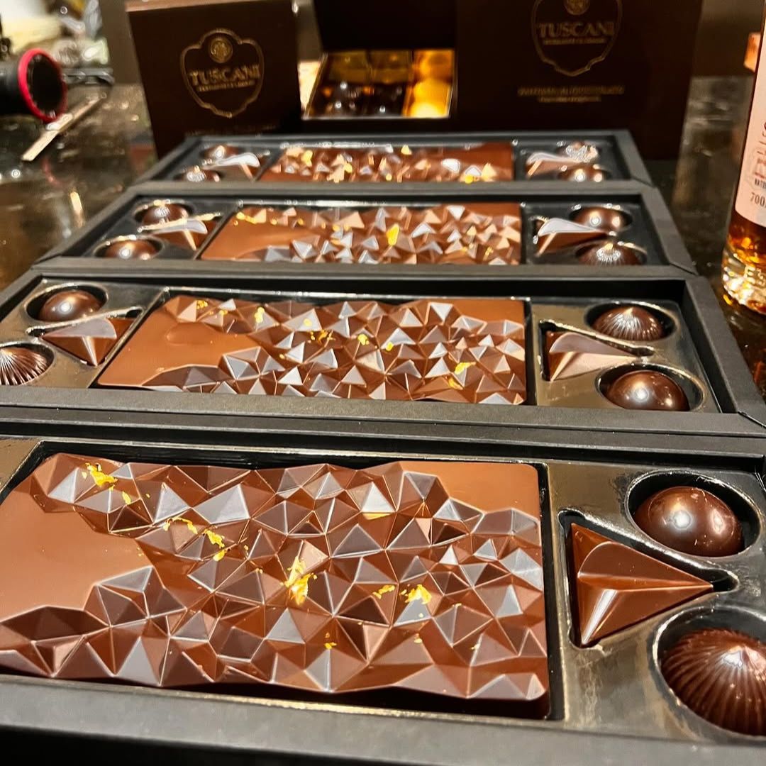 Chocolate Factory Guided Tour with Tasting near Lucca