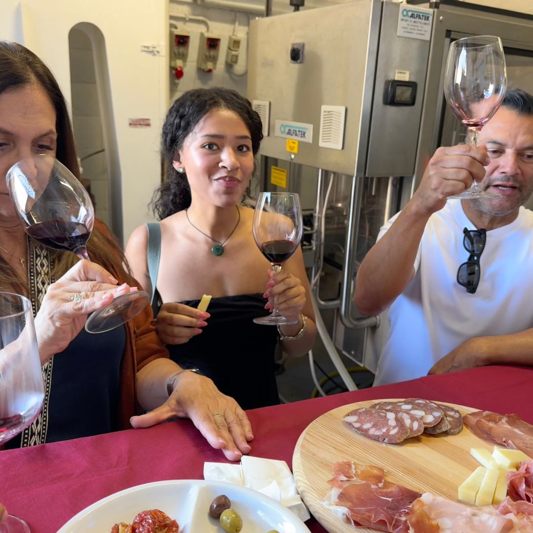 Degustazione di vini e visita ad un borgo medievale dei Castelli Romani