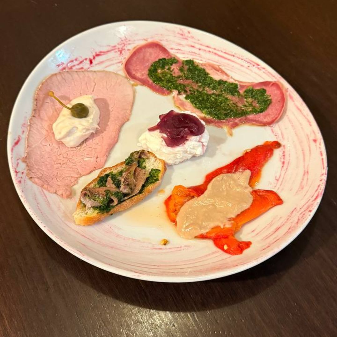 Piedmontese Tapas with Wine Tasting in Turin
