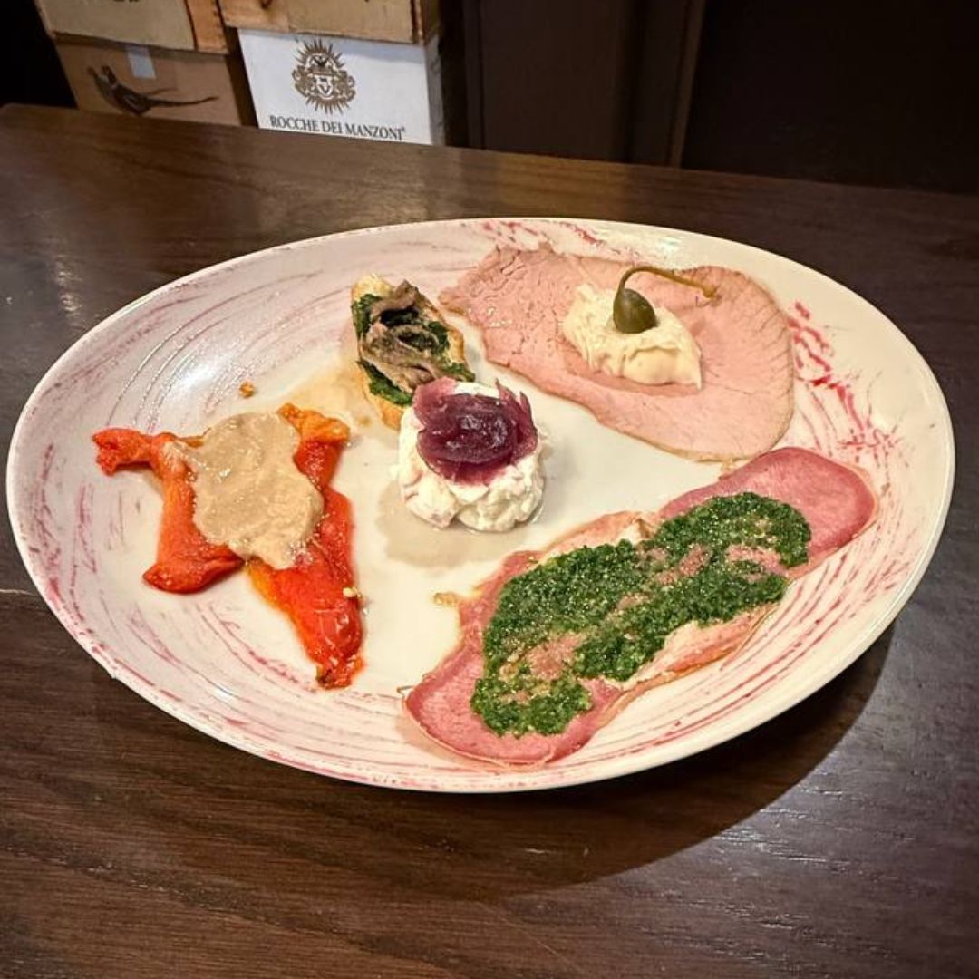 Piedmontese Tapas with Wine Tasting in Turin