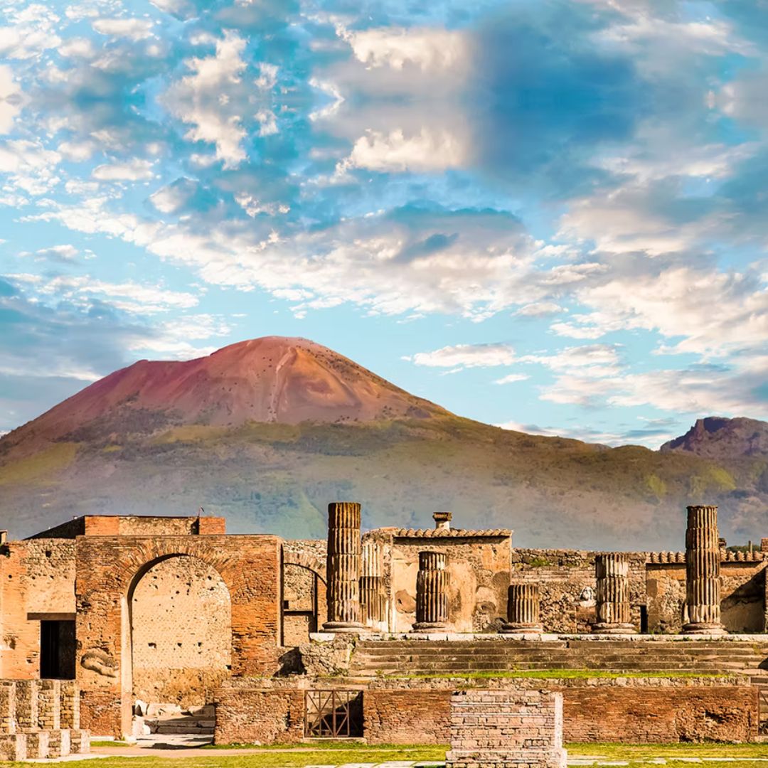 Winery Tour with Organic Wine Tasting & Lunch near Pompeii