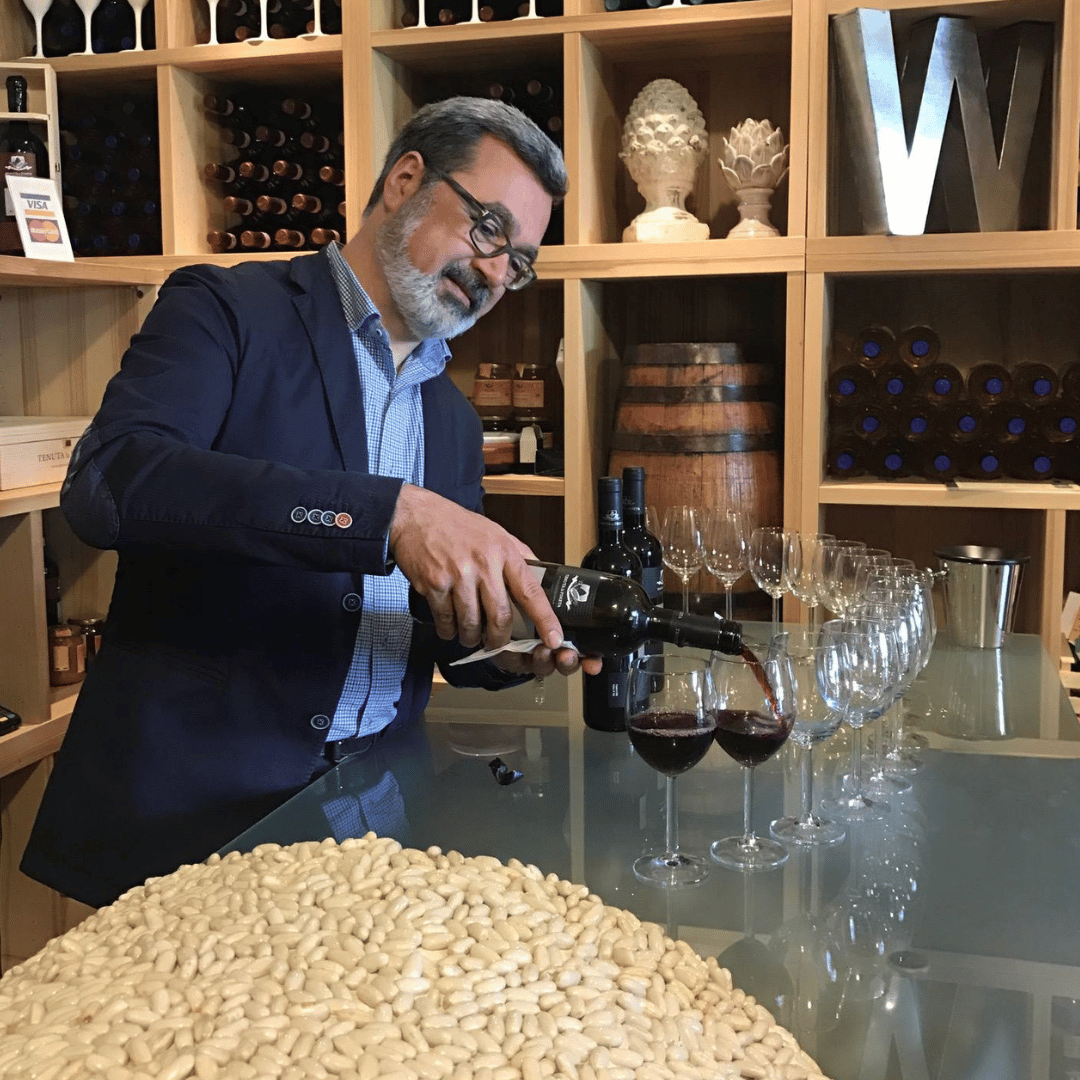 Visita a una Cantina Boutique e Degustazione di Vini vicino ad Arezzo