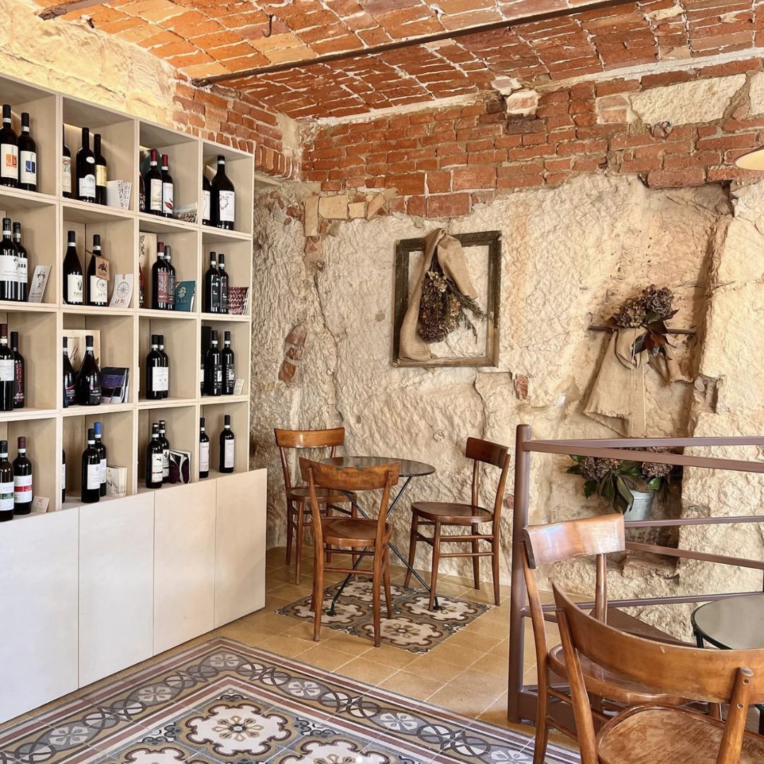 Underground Cave Visit with Food & Wine Tasting near Asti