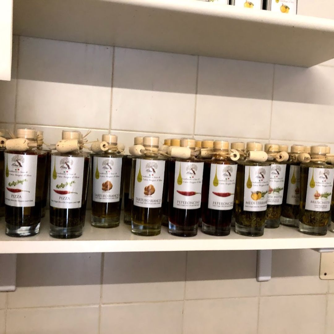 Degustazione di olio d'oliva con passeggiata facoltativa in uliveto sul Lago di Como