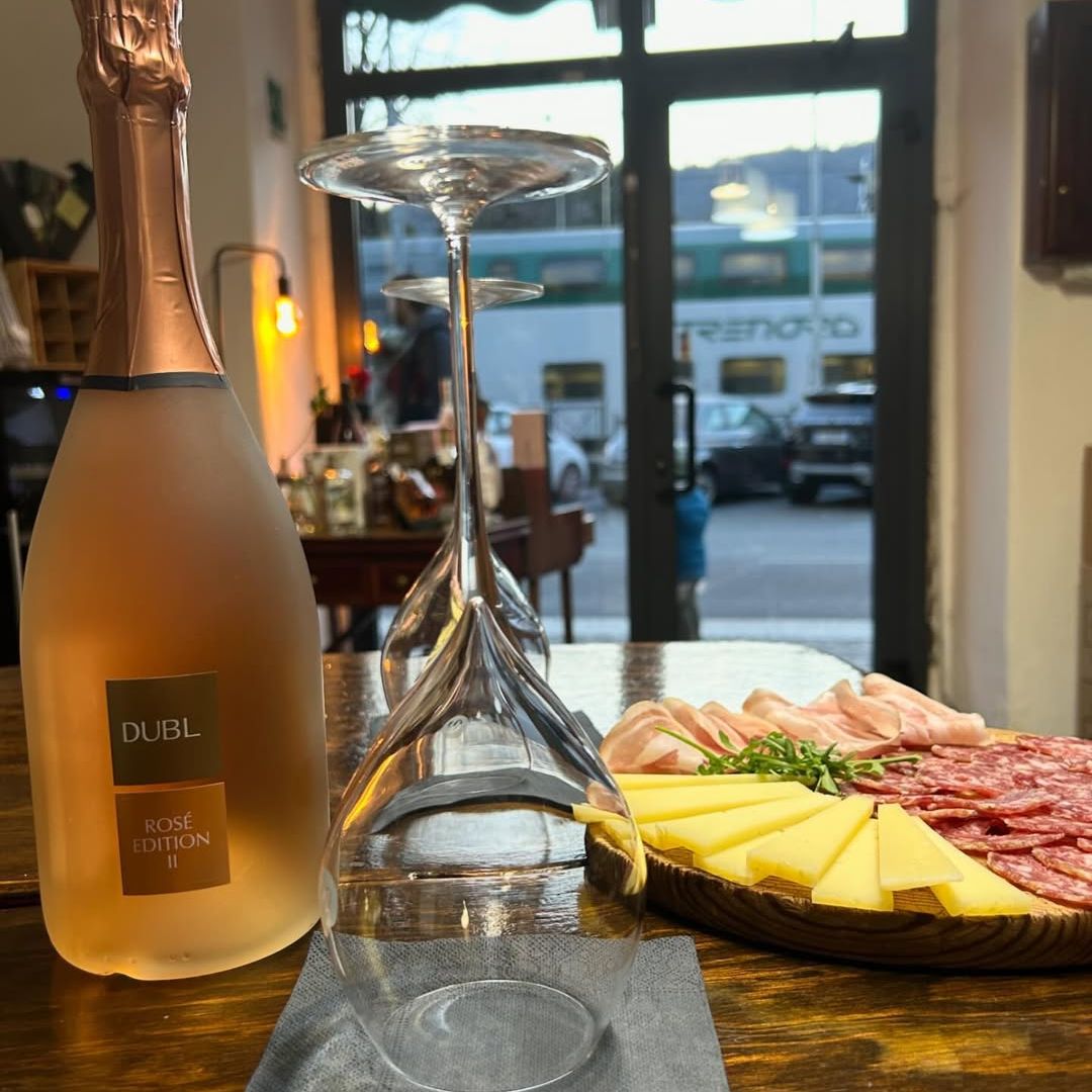 Wine Tasting with Food Pairing at Lake Como