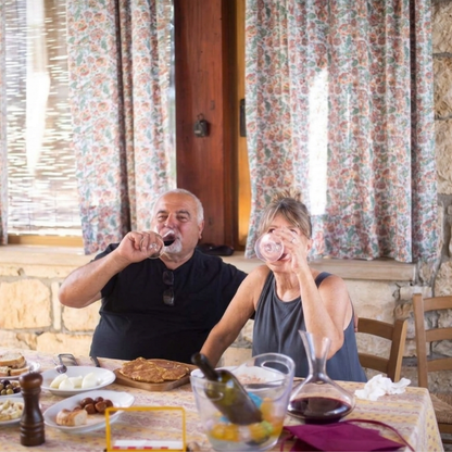 Degustazione di vini e visita ad un borgo medievale dei Castelli Romani