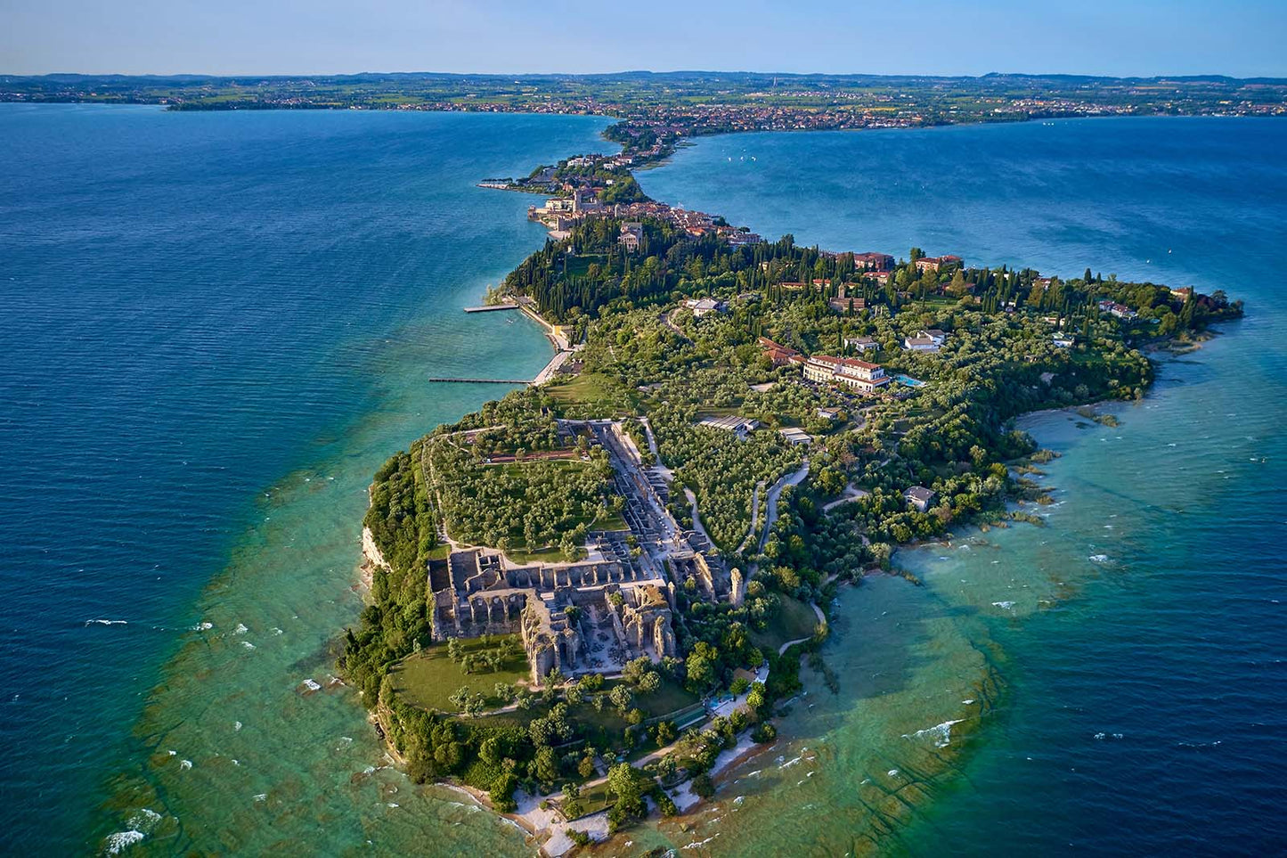 4 hours Boat Cruise on Lake Garda from Lazise