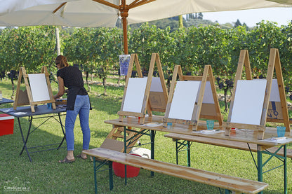 Art Experience with Food and Wine Tasting in the vineyards