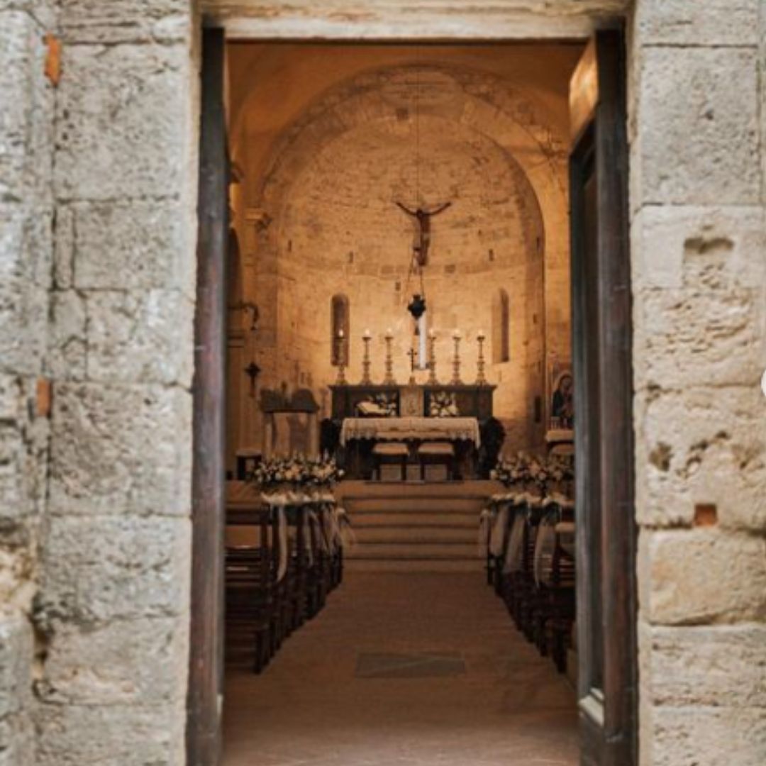 Abbey Tour, Wine Tasting and Light Lunch near Pisa