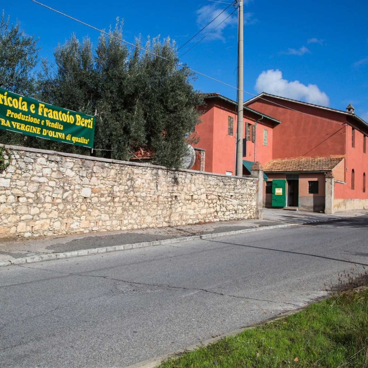 Perugia Olive Oil Mill Tour with Food Tasting