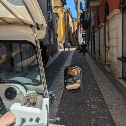 Verona: Tuk Tuk Tour of the Historical Center with Skyline views
