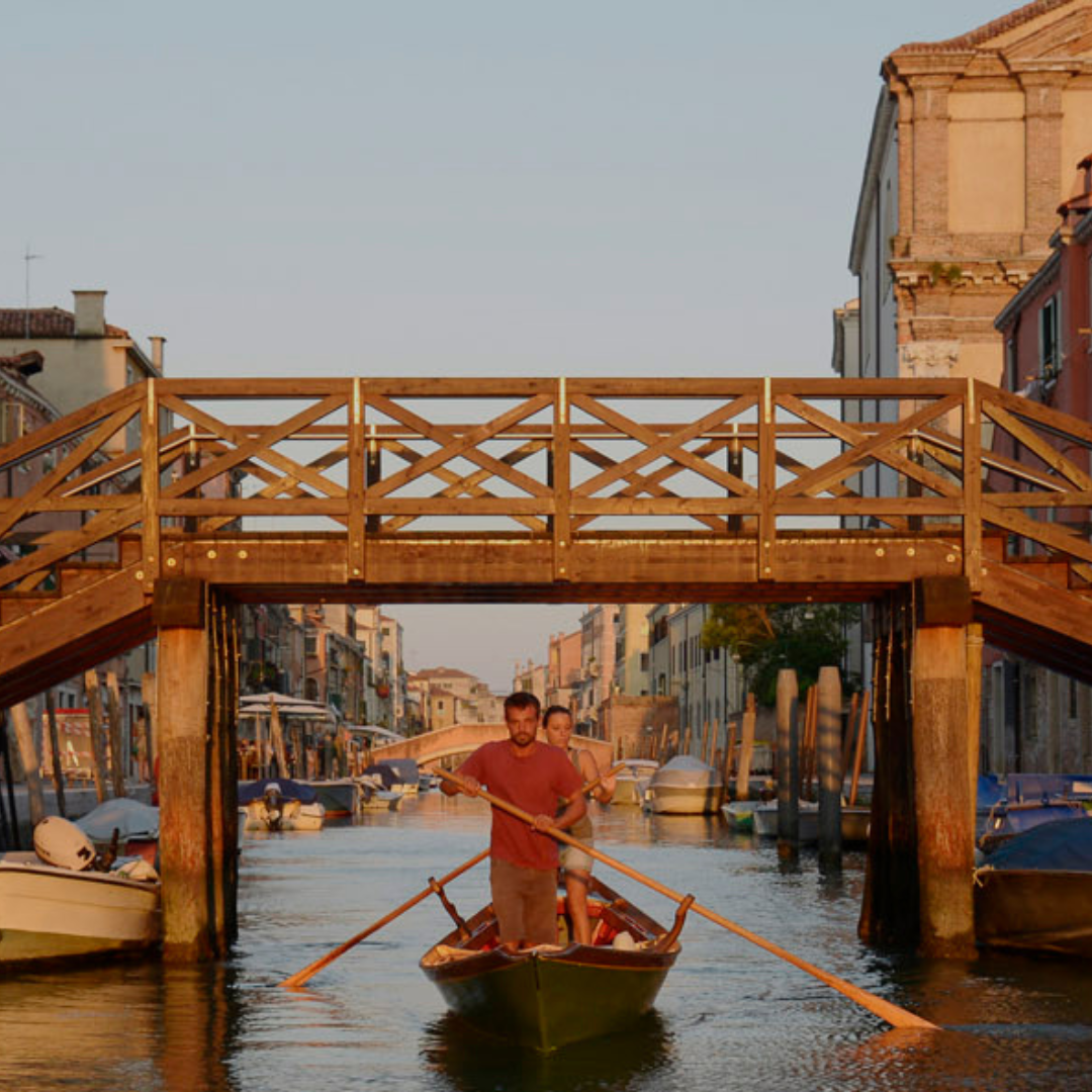 Row a Traditional Venetian Boat with a Local Guide 2 Venezia
