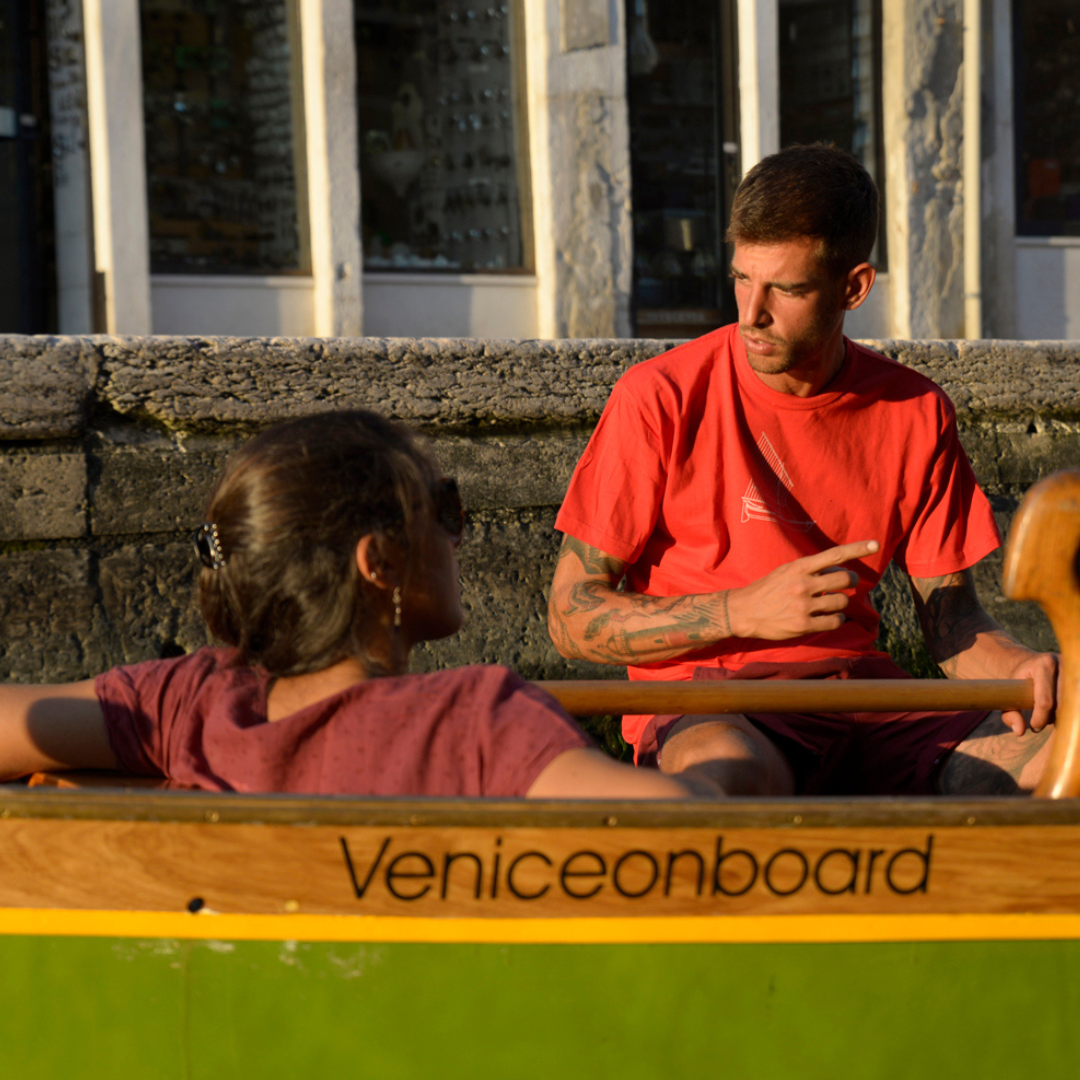 Row a Traditional Venetian Boat with a Local Guide 6 Venezia